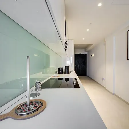 Luxurious At Mercury Towers, St Julians Apartment *