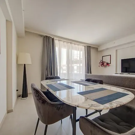 Luxurious At Mercury Towers, St Julians *